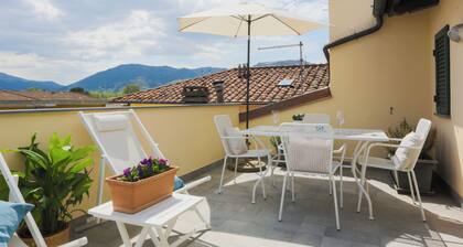 2-bedroom condo in peaceful Lucca with air conditioning and assigned parking