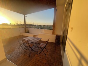 Outdoor dining - 3-bedroom house in fantastic Santo Domingo Este with AC (Santo Domingo Este)
