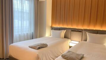 Room, 2 Twin Beds | In-room safe, desk, blackout drapes, WiFi (free)