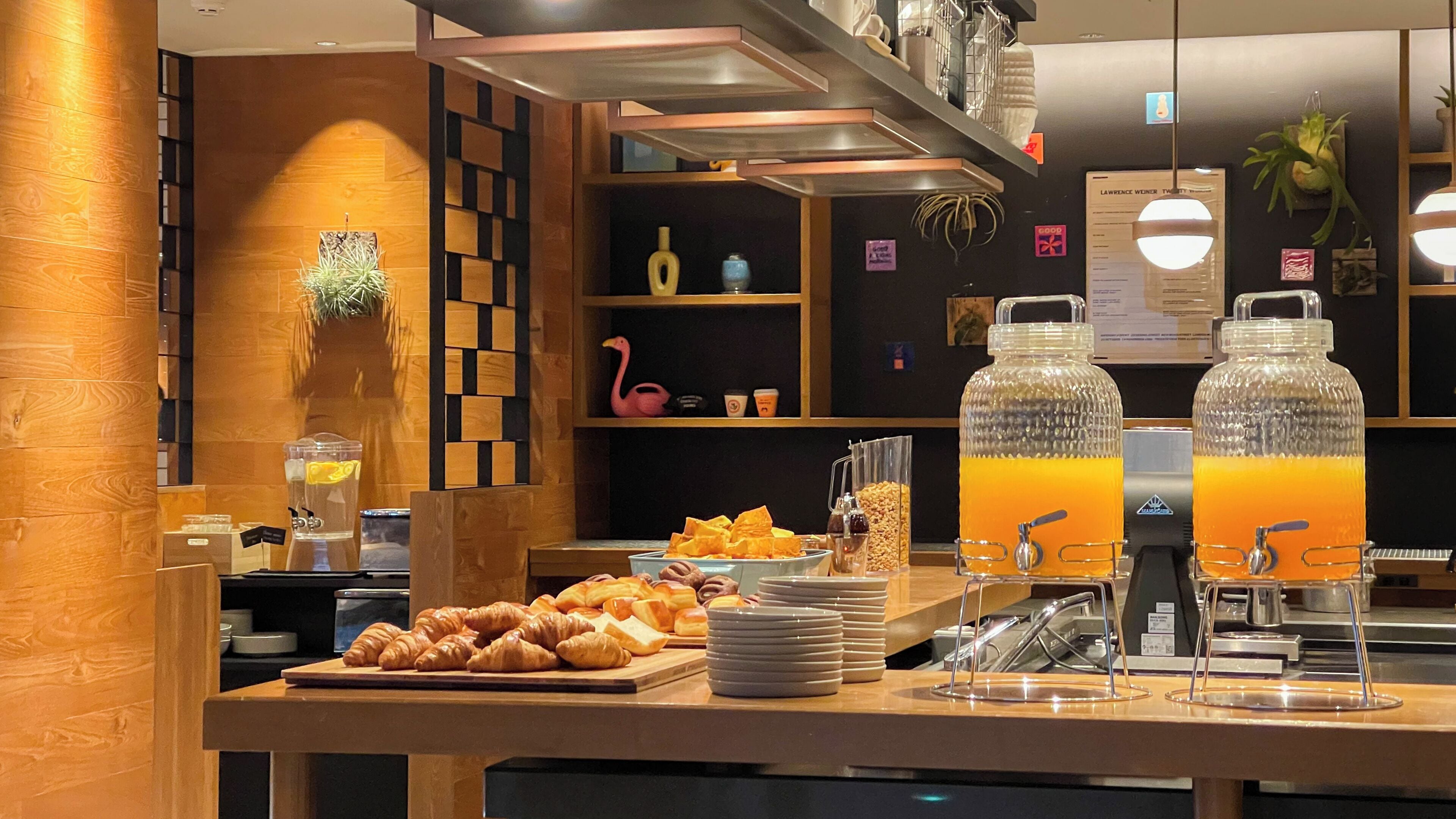 Daily buffet breakfast for a fee