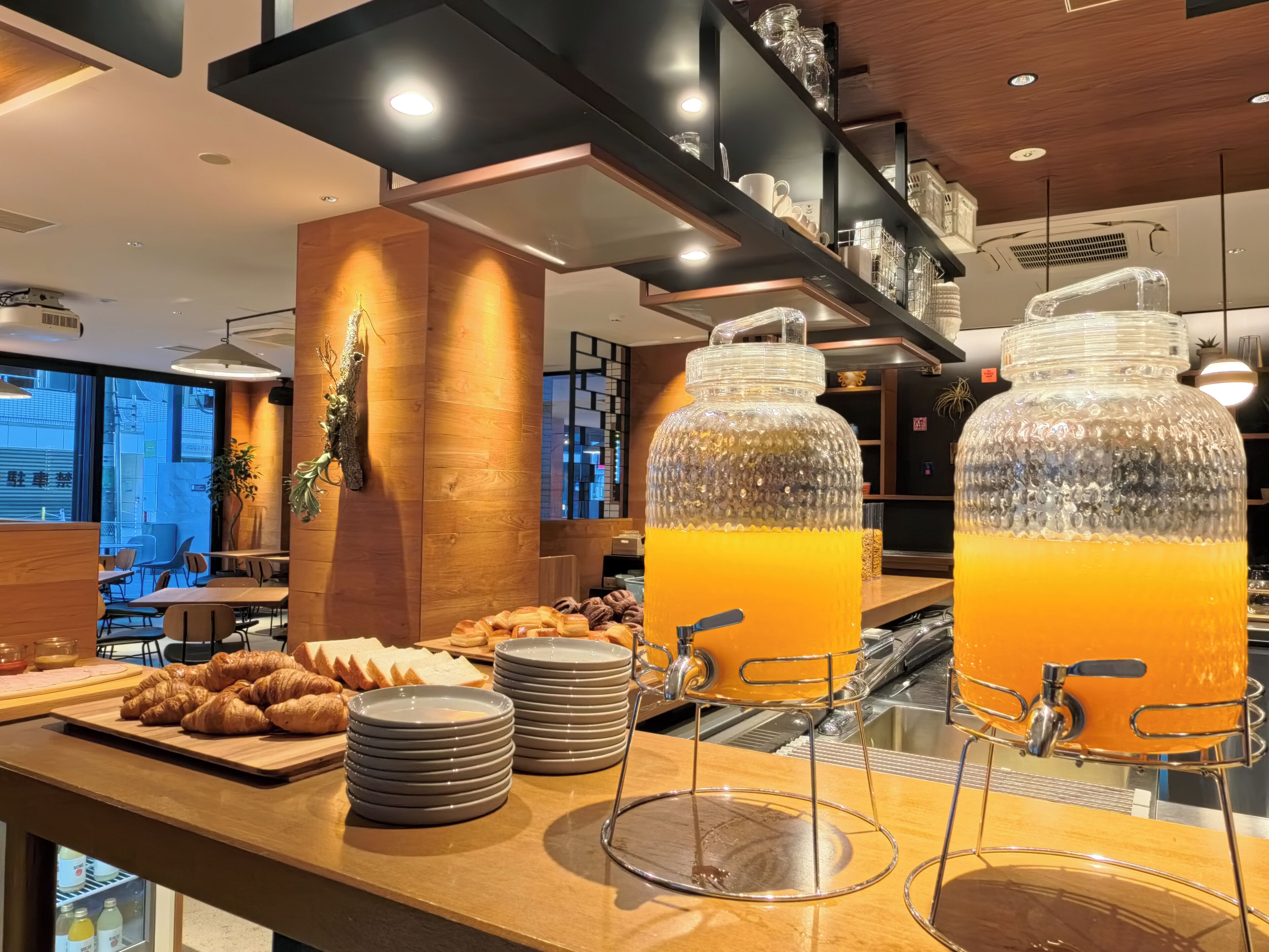 Frukostbuffé varje dag mot avgift