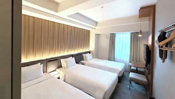 Room, 3 Single Beds, City View