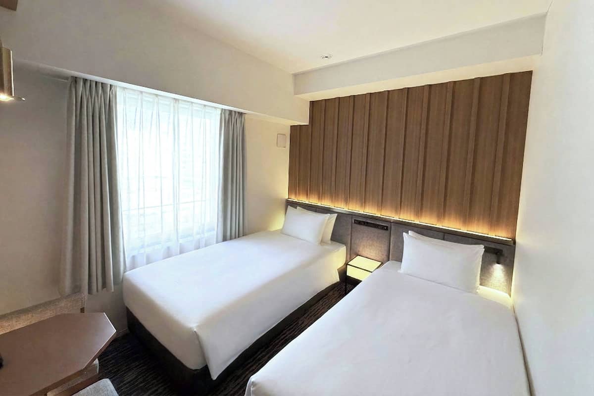 Chambre, 2 lits une place, vue ville