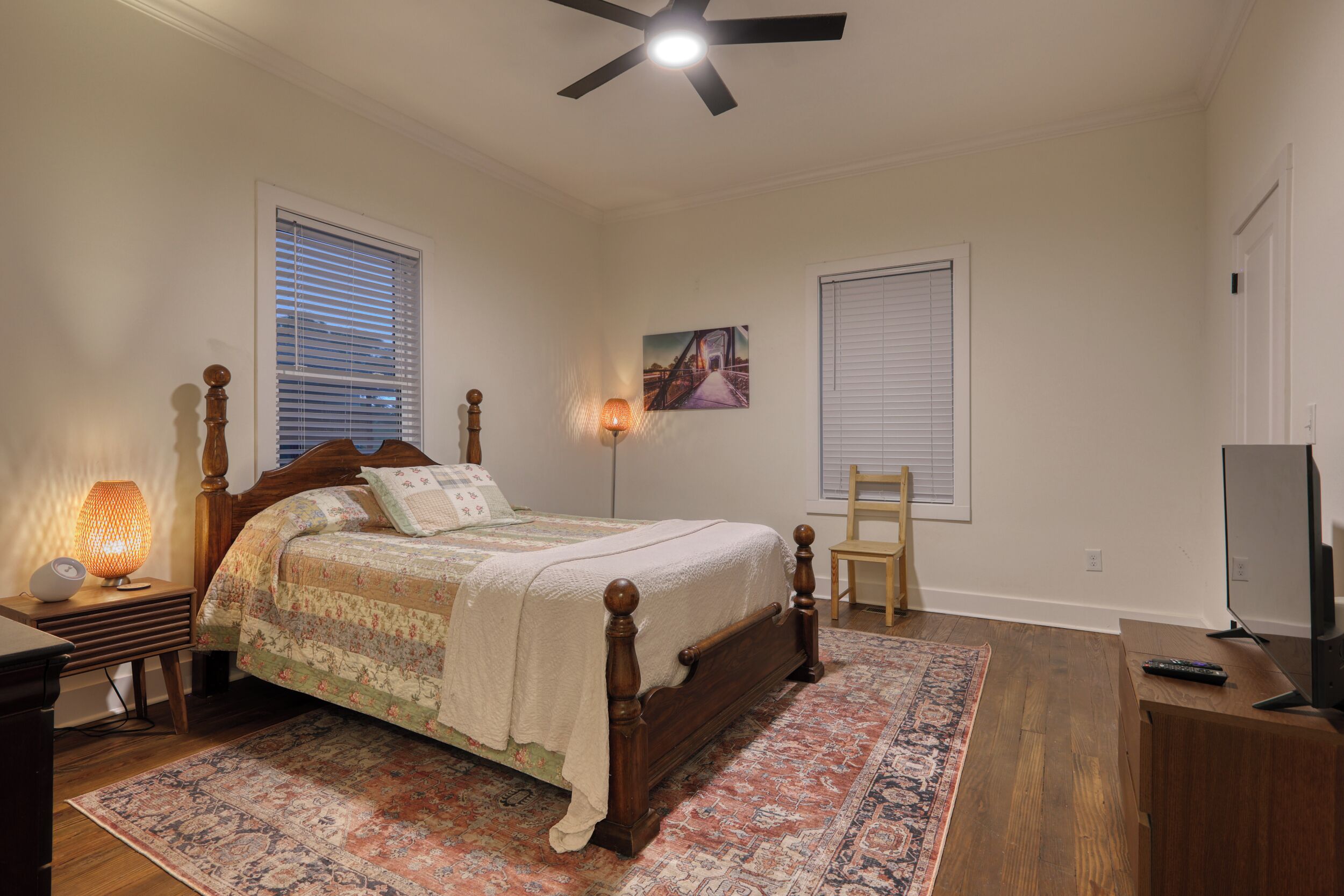 3 bedrooms, desk, iron/ironing board, free WiFi