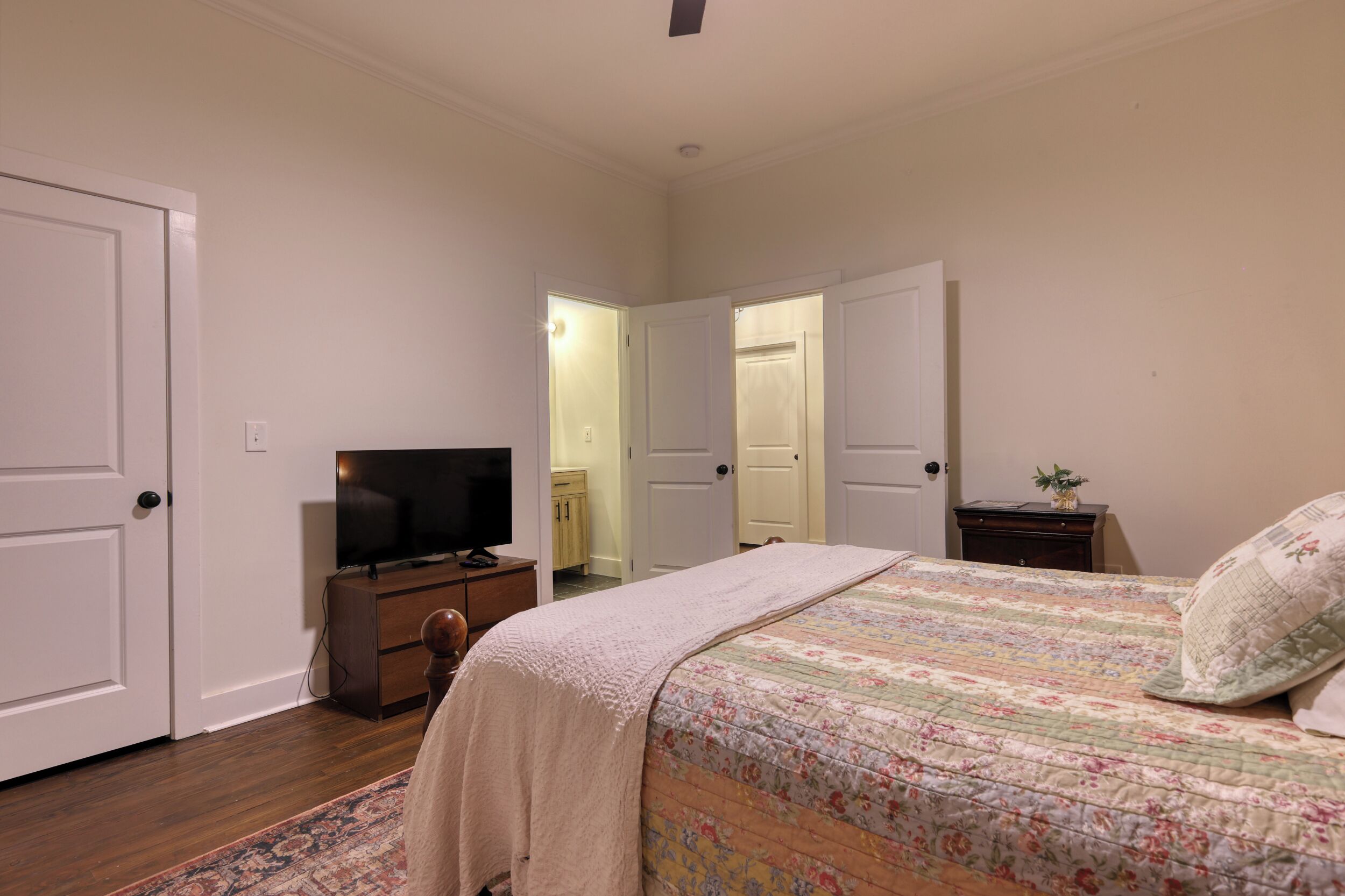 3 chambres, bureau, fer et planche à repasser, Wi-Fi gratuit