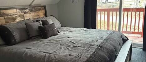 4 slaapkamers, een strijkplank/strijkijzer, internet