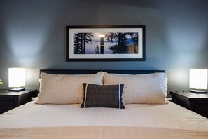 4 bedrooms, iron/ironing board, WiFi, bed sheets - Scottsdale Oasis on 74th (Scottsdale)