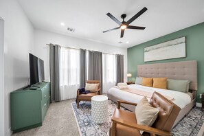 3 slaapkamers, een strijkplank/strijkijzer, reisbedje, wifi