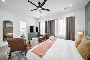 Room - Luxury 3BR Home - Med Center, NRG, Zoo, Downtown (Houston)