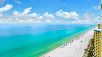 Appartement, meerdere bedden (Ocean Villa Penthouse 2306) | Strand | Aan het strand