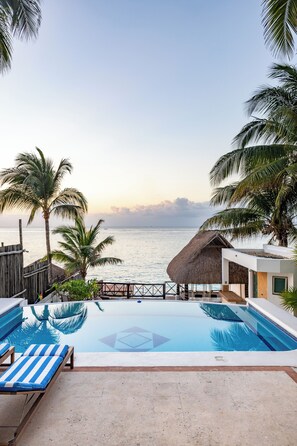 Pool - Beachfront with pier and saltwater pool for 14 ppl 4 bedrooms (Cozumel)