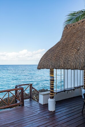Terrace/patio - Beachfront with pier and saltwater pool for 14 ppl 4 bedrooms (Cozumel)