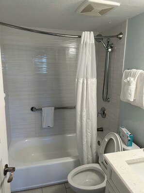 Hair dryer, towels, soap, toilet paper - No Place Like Captiva 2 Bedroom Condo Beautiful Views Pool Beach (Captiva)