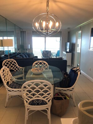Dining - No Place Like Captiva 2 Bedroom Condo Beautiful Views Pool Beach (Captiva)
