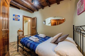 2 bedrooms, iron/ironing board, travel cot, free WiFi - Characteristic historic residence a 2-minute walk from Piazza Navona. (Roma)