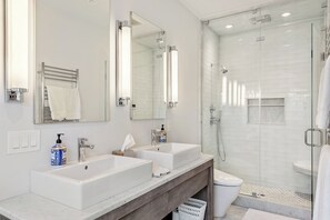 Bathroom - Luxury 6-Bedroom Gated Estate on 5 Acres with Pool, Tennis, Gym & Privacy (Bridgehampton)