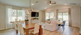 The Modern- 8 Mi to beach/Kitchenette/ 
Stylish Palm Coast Home with Patio