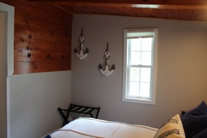2 bedrooms, WiFi, bed sheets, wheelchair access
