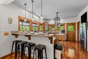 Fridge, microwave, oven, stovetop - New Listing! Mtn View, Pool, Pickleball, Games! (Gatlinburg)
