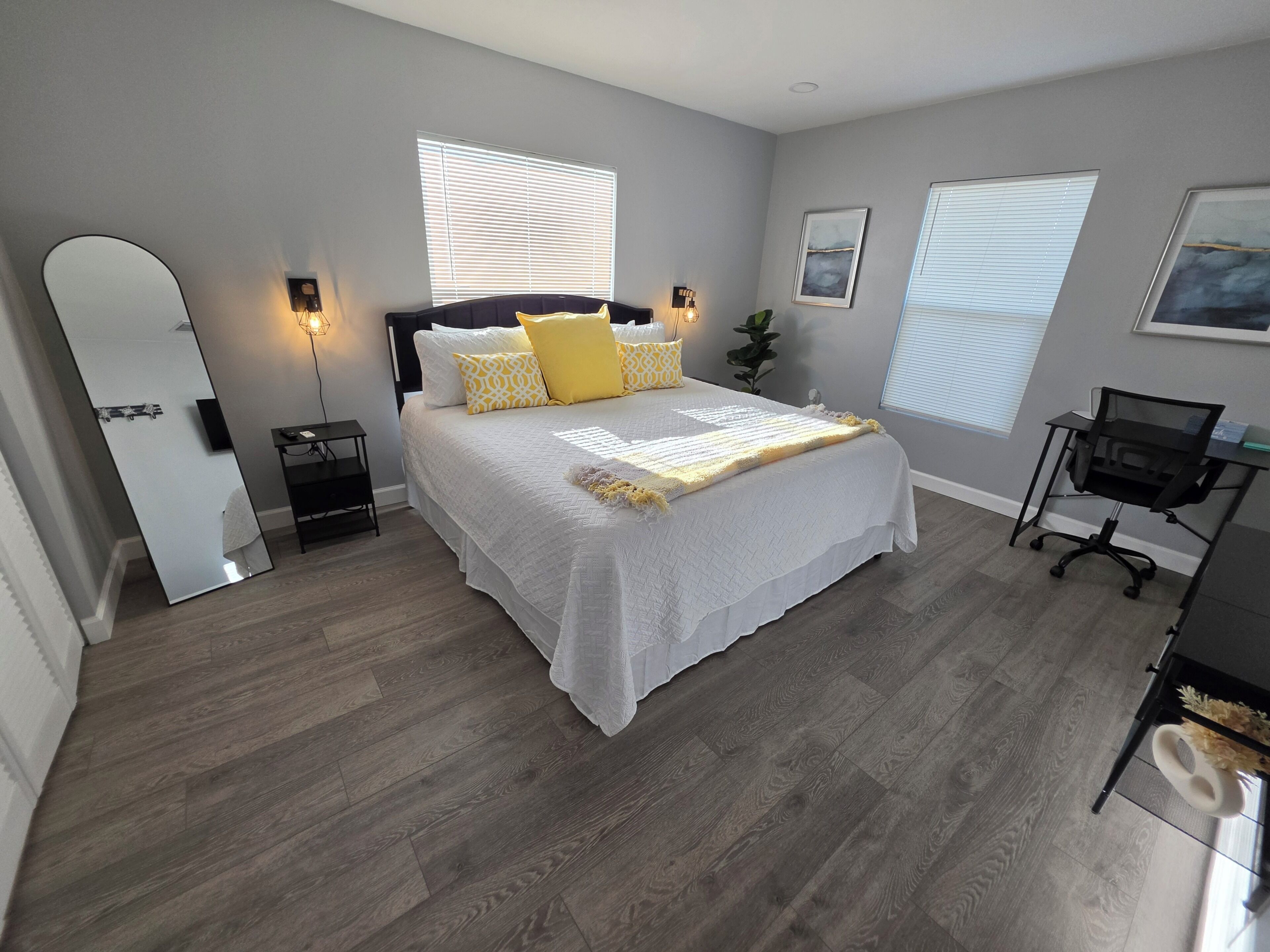 3 bedrooms, desk, iron/ironing board, free WiFi