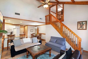 TV, fireplace, video games, offices - Gatlinburg Escape for 6 w Sauna & Community Pool! (Gatlinburg)