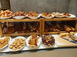 Free daily buffet breakfast  - FerdiLilly Hotel & Spa (Algiers)