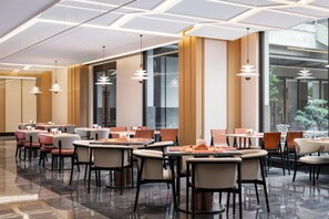 Restaurant - Hilton Garden Inn Tongxiang Wuzhen (Jiaxing)