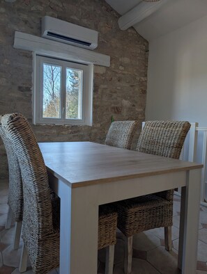 Dining - Vrbo Property (Ménerbes)