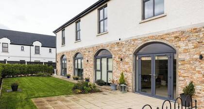Homestead Hillsborough, 1-Bed Apt • Sleeps 3