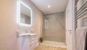 Bathroom - Homestead Hillsborough, 1-Bed Apt • Sleeps 3 (Hillsborough)