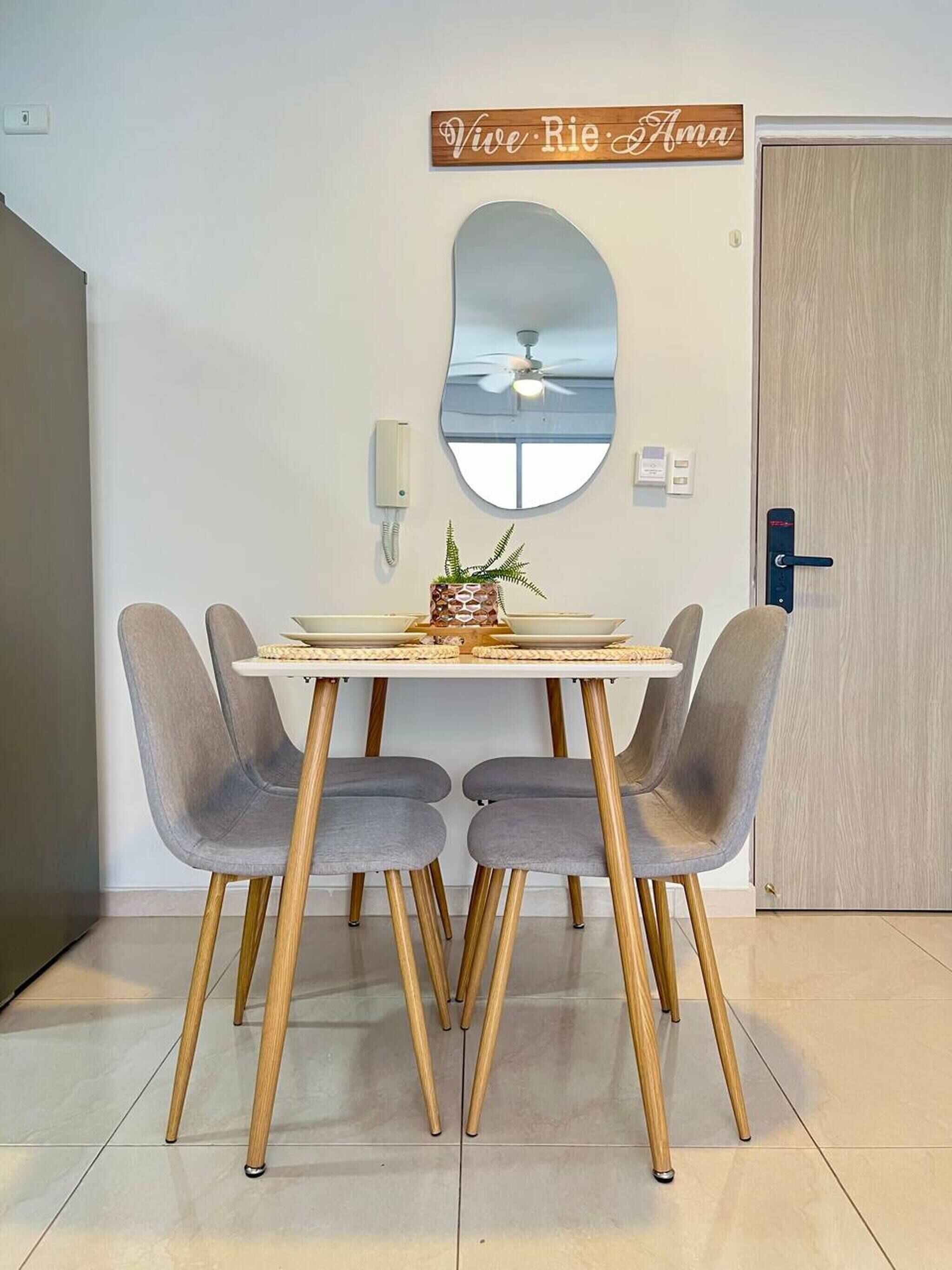 Apartemen, 3 kamar tidur, akses difabel | Ruang makan