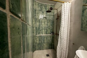 Shower, hair dryer, towels - La Fetta Di Cima, Porlezza, Italy (Porlezza)
