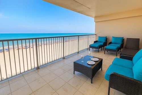 Sweeping 5th Floor Views - Direct Beach - Remodeled