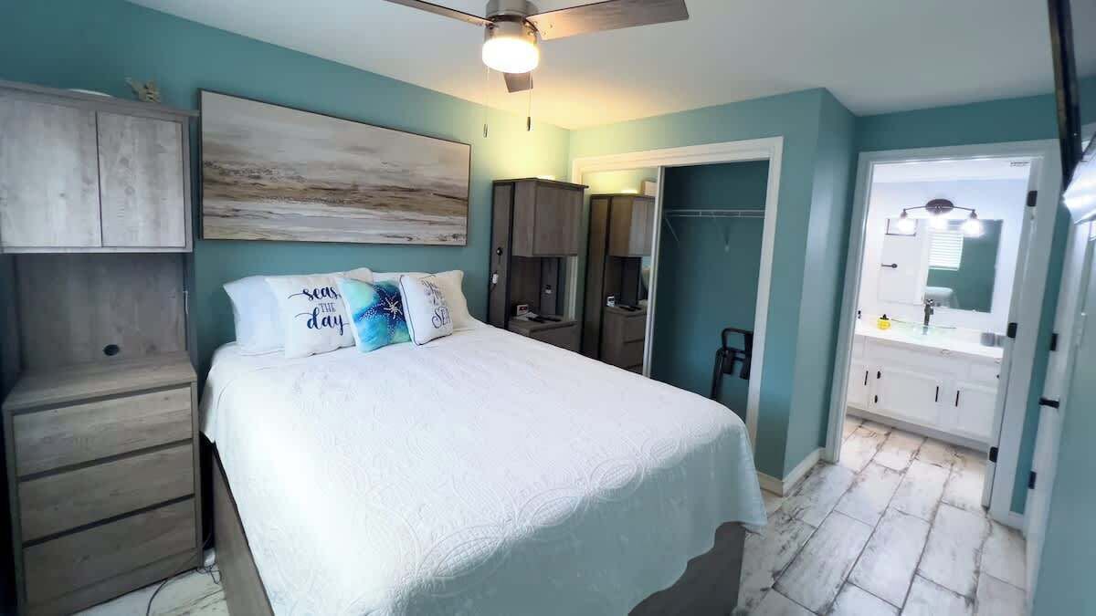 Condo, várias camas, sacada, vista para o oceano (Inverness #505) | 2 quartos, individualmente decorados, individualmente mobiliados