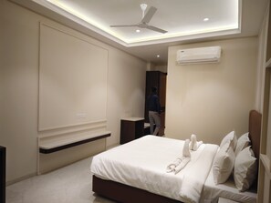 Deluxe Room - Aceotel Premier Srinivasa Ujjain (Ujjain)