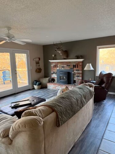 Riverfront Property 
Deschutes River House