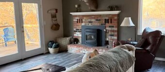 Riverfront Property 
Deschutes River House