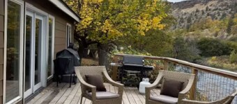 Riverfront Property 
Deschutes River House