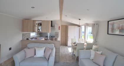 3 bedroom static Carvan