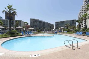 Pool - Sweeping 10th Floor Views - Up to 8 - Beachfront (South Padre Island)