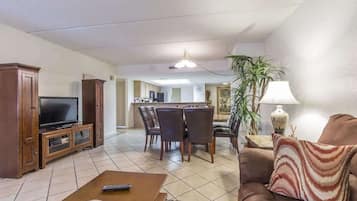 Appartement, meerdere bedden, balkon, uitzicht op oceaan (Saida Towers #31001) | Woonruimte