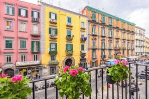 Superior Triple Room, City View | Property grounds - BORGO VERGINI SUITES (Naples)