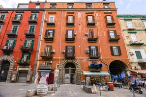 Exterior - BORGO VERGINI SUITES (Napoli)