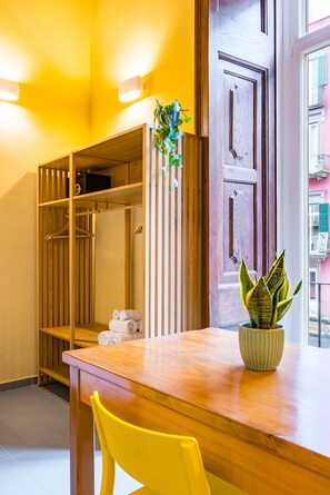 Chambre Triple Supérieure, vue ville | Intérieur