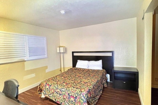 Double or Twin Room | WiFi (free), bed sheets