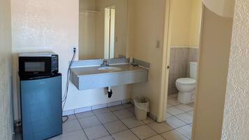 Standard Room, 1 King Bed | Interior