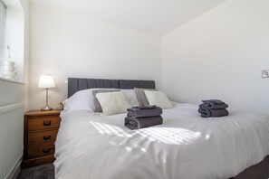 2 bedrooms - Modern 2BR Home in Grantham | King Bed | Sleeps 4 (Lincolnshire)