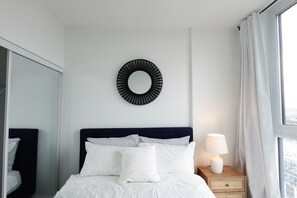 1 bedroom, iron/ironing board, Internet, bed sheets - Stylish 1BR Condo @ 1007 The Queensway | Minutes to Islington Station & Downtown (Toronto)