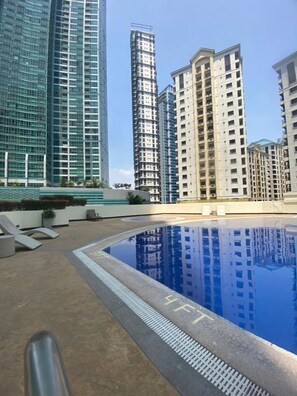 Pool - Cozy & Chic Stay Near BGC Hotspots (Taguig City)