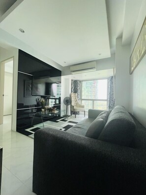 TV - Forbeswood Parklane: Your Perfect BGC Base (Taguig City)